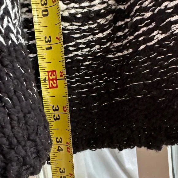 Anthropologie NWOT Akemi + Kin Black White Ombré Chunky Knit Cardigan - Picture 14 of 16